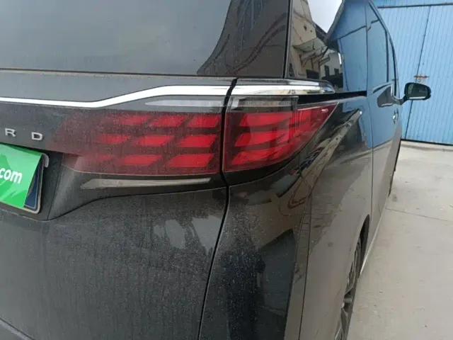 Toyota Alphard — Фото автомобиля 7