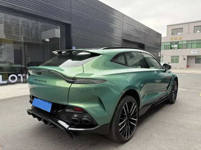 Aston Martin DBX — Фото автомобиля 3