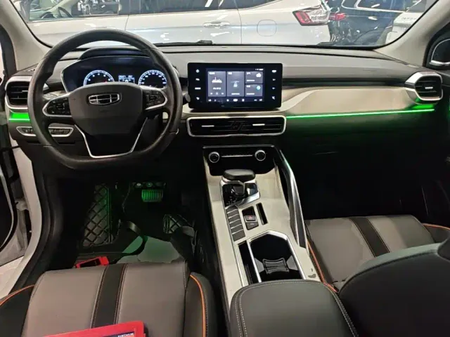 Geely Binyue — Фото автомобиля 9