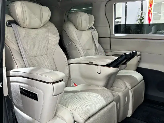 Lexus LM — Фото автомобиля 16