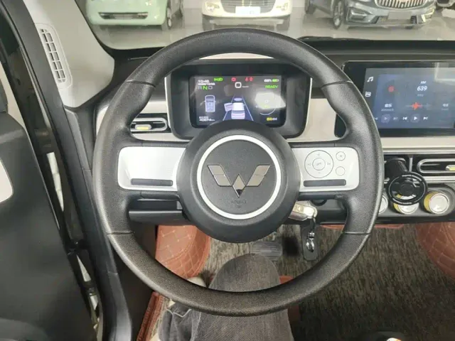 Wuling Hongguang Mini EV — Фото автомобиля 10
