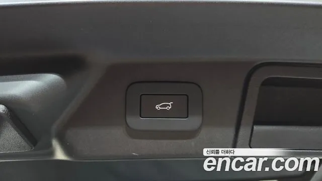 Land Rover Range Rover Velar — Фото автомобиля 20