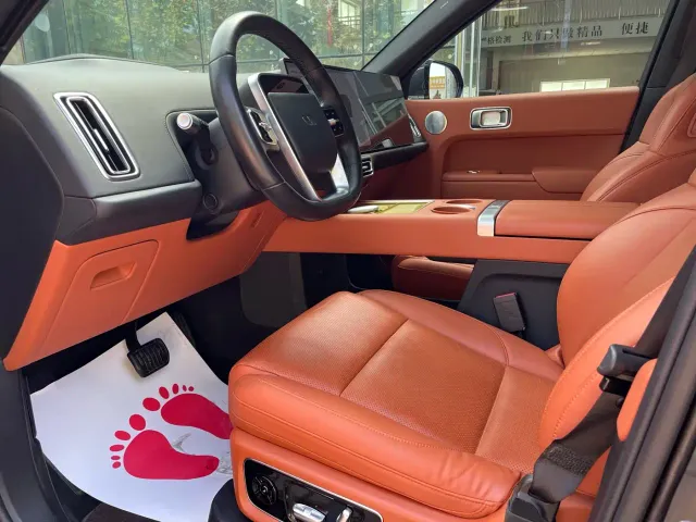 Li Auto L8 — Фото автомобиля 6