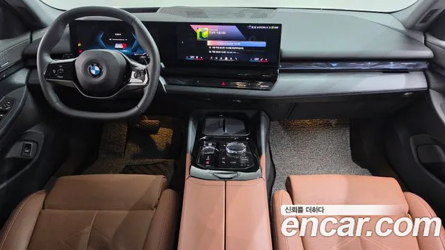 BMW 5 Series G60 — Фото автомобиля 10