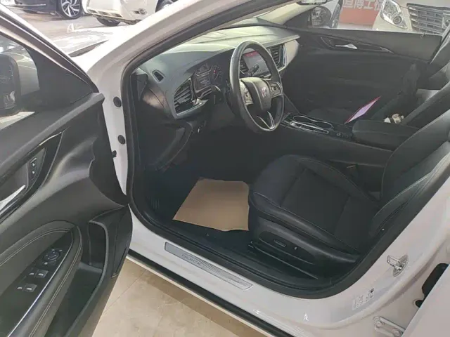 Buick Regal — Фото автомобиля 15