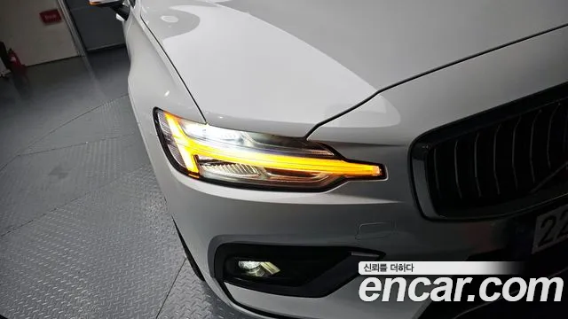 Вольво S60 S60 третьего поколения B5 Ultimate Bright — Фото автомобиля 21