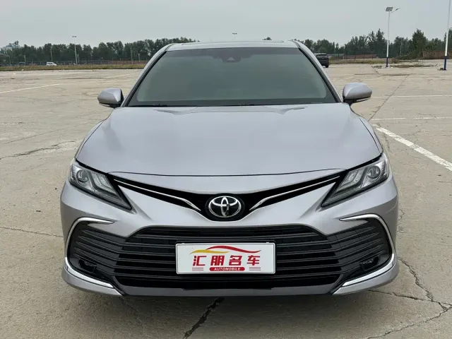 Toyota Camry — Фото автомобиля 2