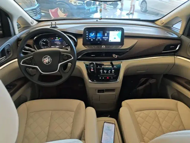 Buick GL8 — Фото автомобиля 9