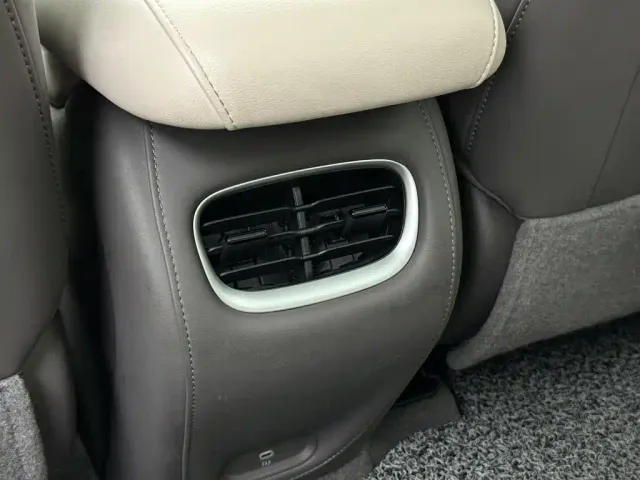 IM Motors LS6 — Фото автомобиля 21