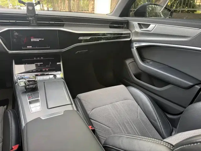 Audi A6L — Фото автомобиля 3