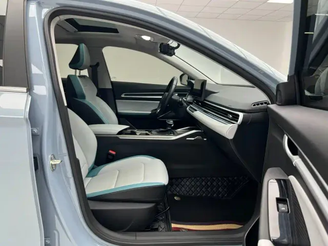 Geely Emgrand — Фото автомобиля 6