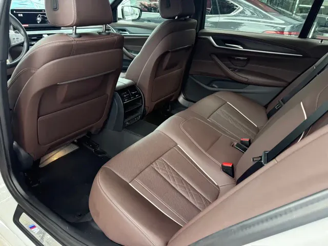 BMW 5 Series — Фото автомобиля 7