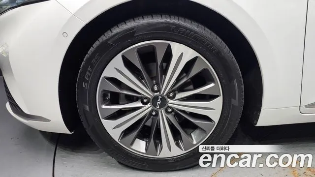 Kia K8 Signature — Фото автомобиля 4