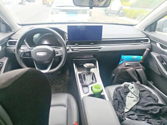 Geely Emgrand — Фото автомобиля 12