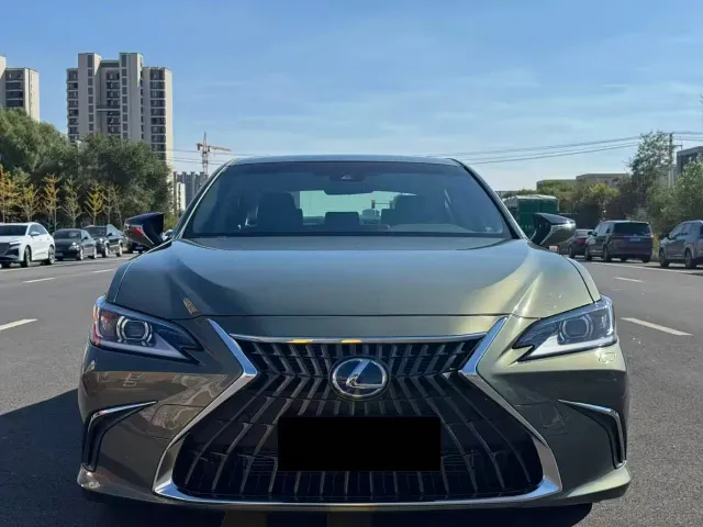 Lexus ES — Фото автомобиля 2