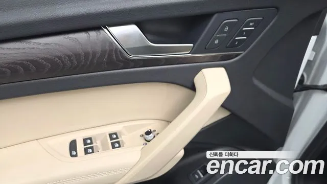 Audi Q5 45 TFSI quattro Premium — Фото автомобиля 27