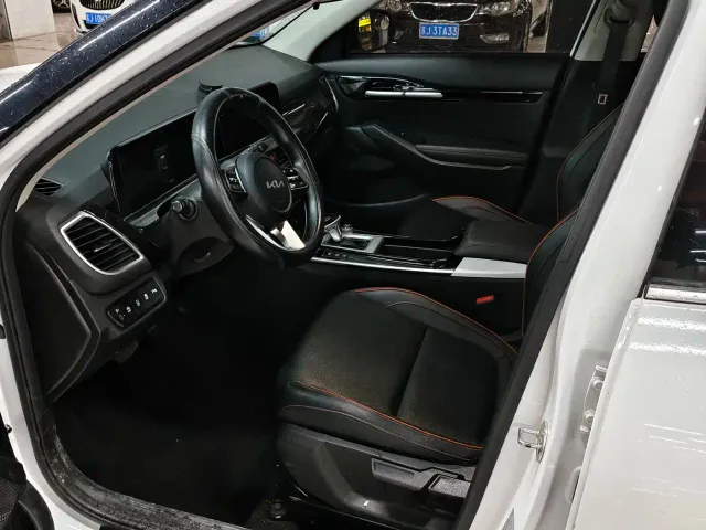 Kia Seltos — Фото автомобиля 4