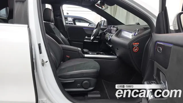 Mercedes-Benz EQA — Фото автомобиля 11