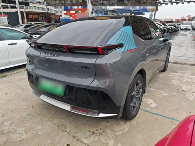 Lynk & Co Z20 — Фото автомобиля 6