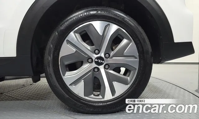 Kia Niro — Фото автомобиля 6