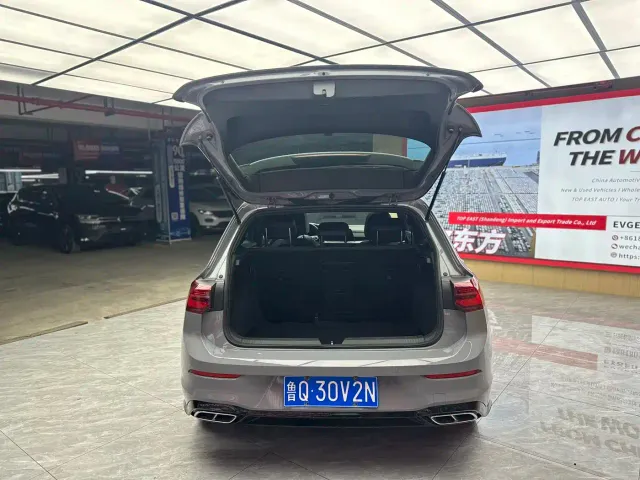 Volkswagen Golf — Фото автомобиля 18