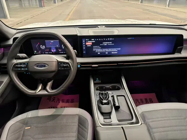 Ford Edge — Фото автомобиля 12