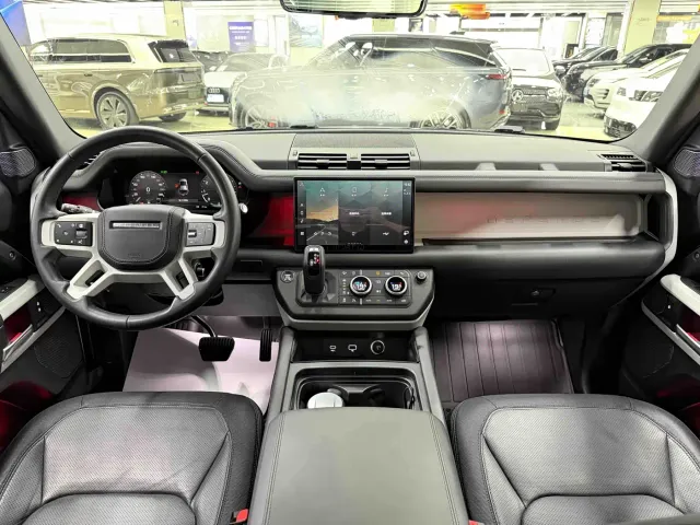 Land Rover Defender — Фото автомобиля 10