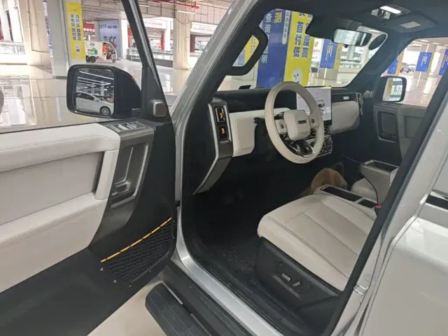 iCAR iCAR V23 2025 FWD Premium Model — Фото автомобиля 11