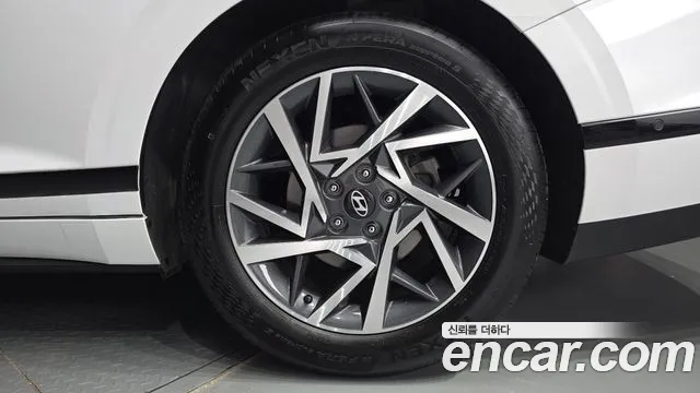 Hyundai Grandeur Grandeur (GN7) 2.5 Бензин 2WD — Фото автомобиля 4