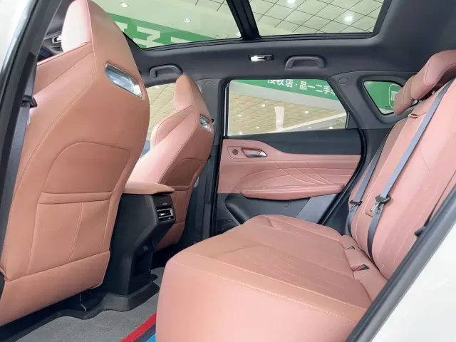 Changan Changan UNI-Z New Energy 2024 Blue Whale Smart Electric iDD 125km Excellence Model — Фото автомобиля 13