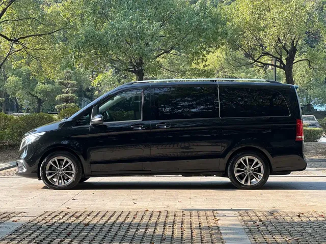 Mercedes-Benz V-Class — Фото автомобиля 28