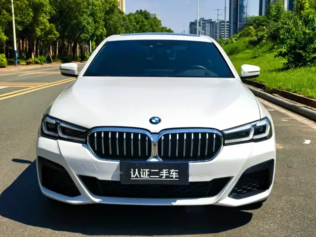 BMW 5 Series — Фото автомобиля 2