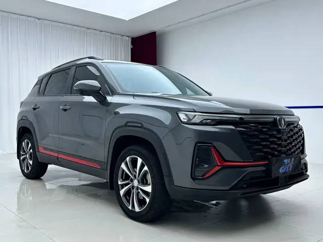 Changan CS35 Plus — Фото автомобиля 3