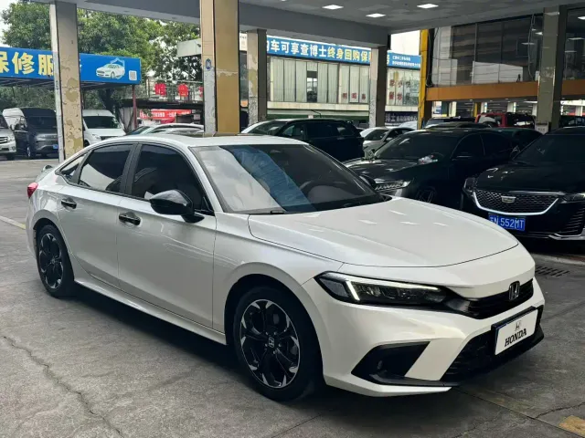 Honda Civic — Фото автомобиля 3