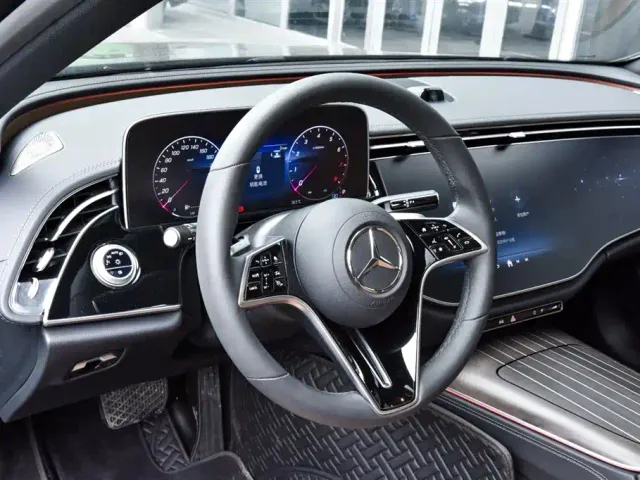 Mercedes-Benz E-Class — Фото автомобиля 15