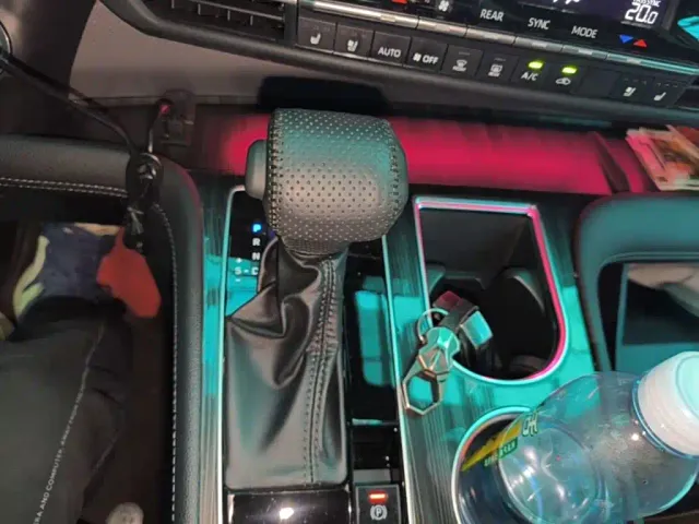Toyota Sienna — Фото автомобиля 13