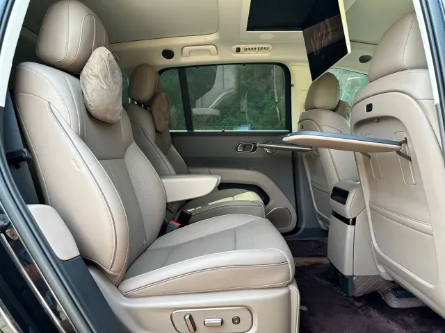 Li Auto i8 — Фото автомобиля 7