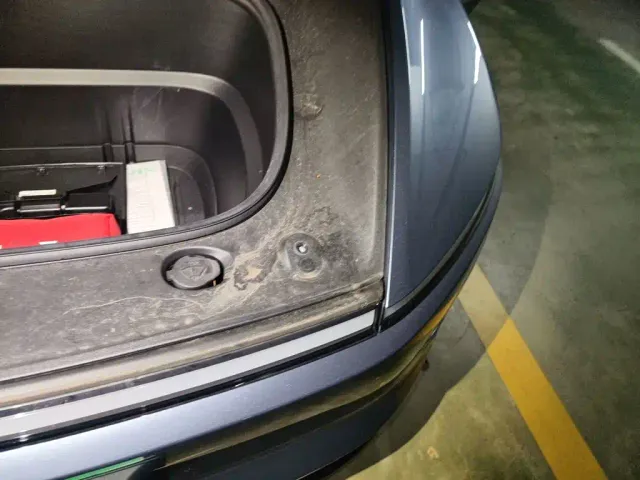 Tesla Model Y L — Фото автомобиля 21