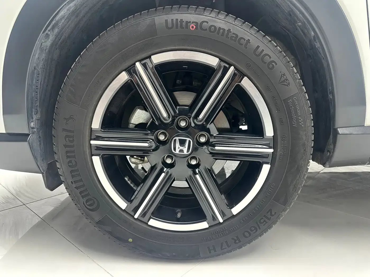 Honda Vezel 2023 1.5L CVT Technology Edition — Фото автомобиля 16
