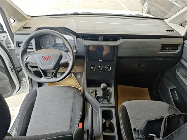 Wuling Hongguang Plus — Фото автомобиля 9