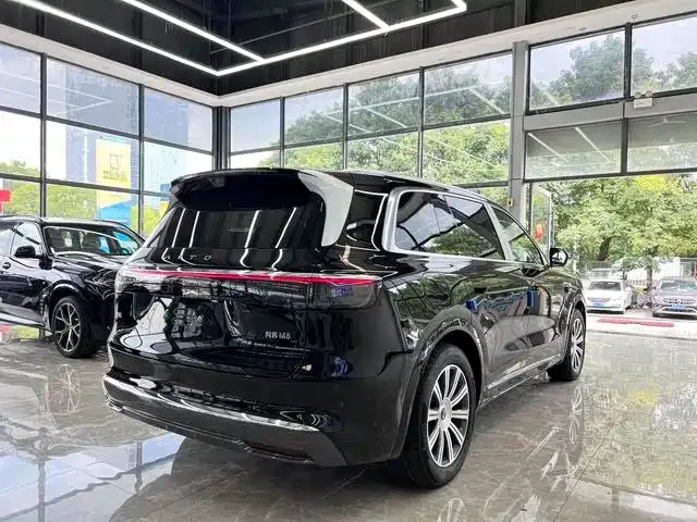 Aito M8 — Фото автомобиля 6