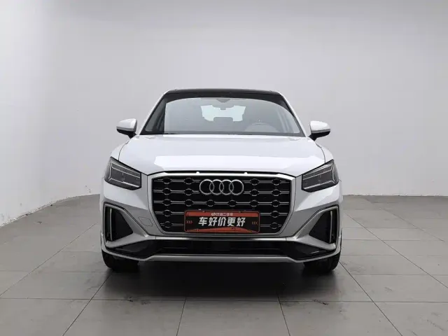 Audi Q2L — Фото автомобиля 3