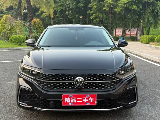 Volkswagen Passat — Фото автомобиля 2