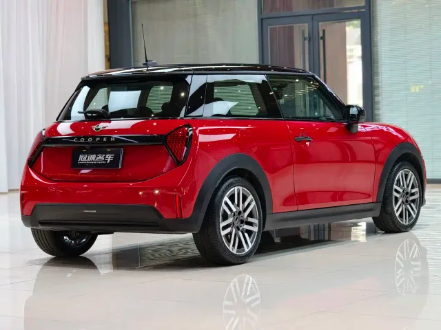 MINI Hatch — Фото автомобиля 10