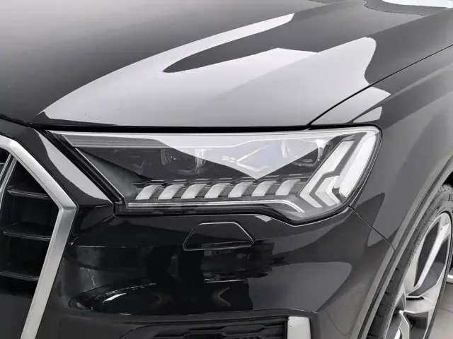 Audi Q7 — Фото автомобиля 7