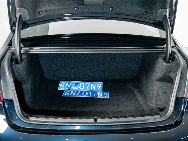 BMW 3 Series — Фото автомобиля 24