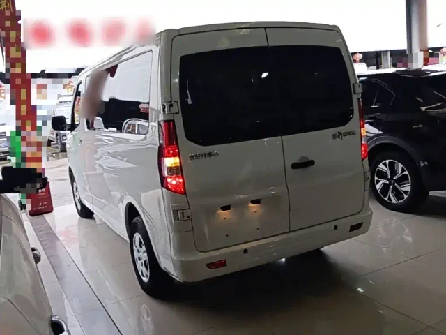 Changan Ruixing EM60 — Фото автомобиля 4