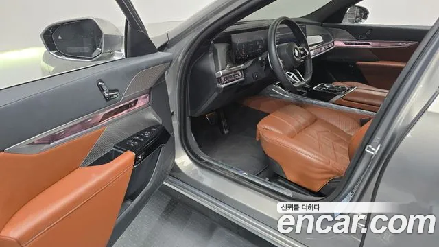 BMW 7-Series — Фото автомобиля 5