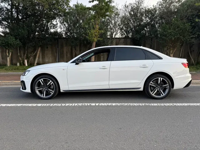 Audi A4L — Фото автомобиля 3