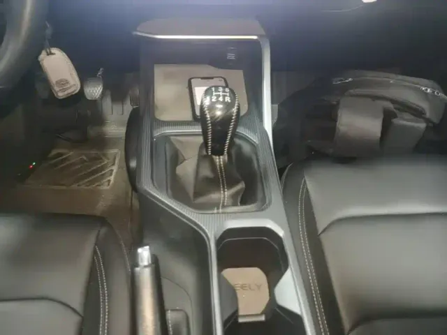 Geely Emgrand — Фото автомобиля 9